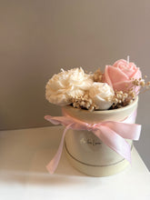 Load image into Gallery viewer, Flower candle bouquet