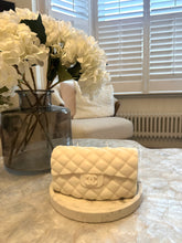 Load image into Gallery viewer, Large C bag candle