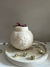 Load image into Gallery viewer, Christmas Bauble Candle