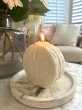 Load image into Gallery viewer, Round LV Bag Candle