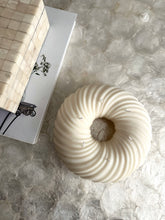 Load image into Gallery viewer, 6 Wick Halo Candle