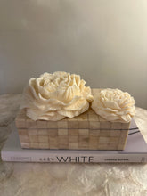 Load image into Gallery viewer, Small White Peony Candle