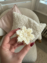 Load image into Gallery viewer, Snowflake Christmas Candles x6 pack