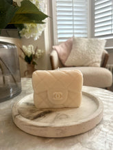 Load image into Gallery viewer, Approx burn time: 2 hours
Size: 300g
Height: 8cm
Width: 10cm
Beautiful kept as a home decoration or to be lit. When lighting candles please ensure candles are placed on a fire safe coaster or tray, as wax drops will melt onto the surface. Please keep the wick trimmed to 5mm prevent mushrooming and soot. Do not burn for more then 1 hour at a time.
Please try to keep your candles out of direct sunlight as this can cause frosting to form on your candle.
Please note that due to the candles being individ