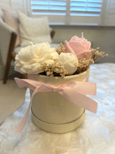 Load image into Gallery viewer, Flower candle bouquet