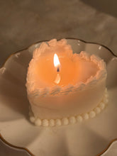 Load image into Gallery viewer, White Heart Cake Candle