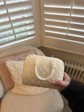 Load image into Gallery viewer, LV bag candle