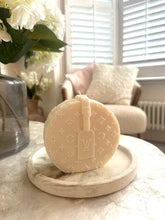 Load image into Gallery viewer, Round LV Bag Candle