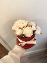 Load image into Gallery viewer, Christmas candle bouquet -red box