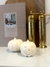 Load image into Gallery viewer, White Pumpkin Candles
