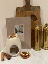 Load image into Gallery viewer, Scented Hanging Wax Melt Tree Decoration - Circle