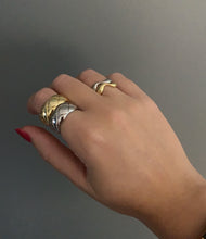 Load image into Gallery viewer, The Wavelet Ring