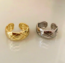 Load image into Gallery viewer, The CrossOver Ring