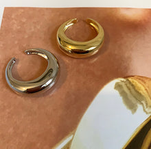 Load image into Gallery viewer, The Crescent Moon Ring