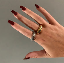 Load image into Gallery viewer, The Crescent Moon Ring