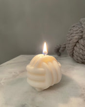 Load image into Gallery viewer, Forget Me Knot Candle