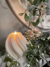 Load image into Gallery viewer, Celine Pillar Candle