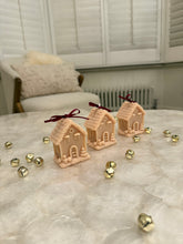 Load image into Gallery viewer, Gingerbread house candle
