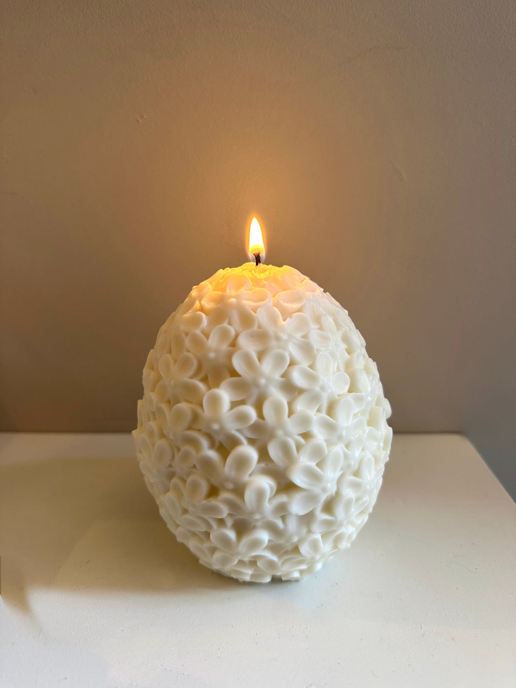 Flower Easter egg candle