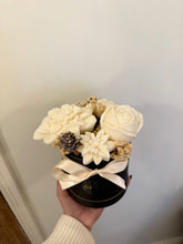 Load image into Gallery viewer, Christmas candle bouquet -black box

