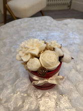 Load image into Gallery viewer, Christmas candle bouquet -red box
