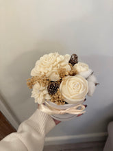 Load image into Gallery viewer, Christmas candle bouquet - white box
