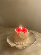 Load image into Gallery viewer, Red / White Round Cake Candle
