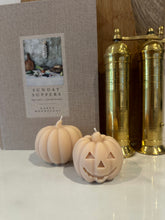 Load image into Gallery viewer, Beige pumpkin Candles
