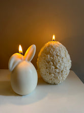 Load image into Gallery viewer, Flower Easter egg candle
