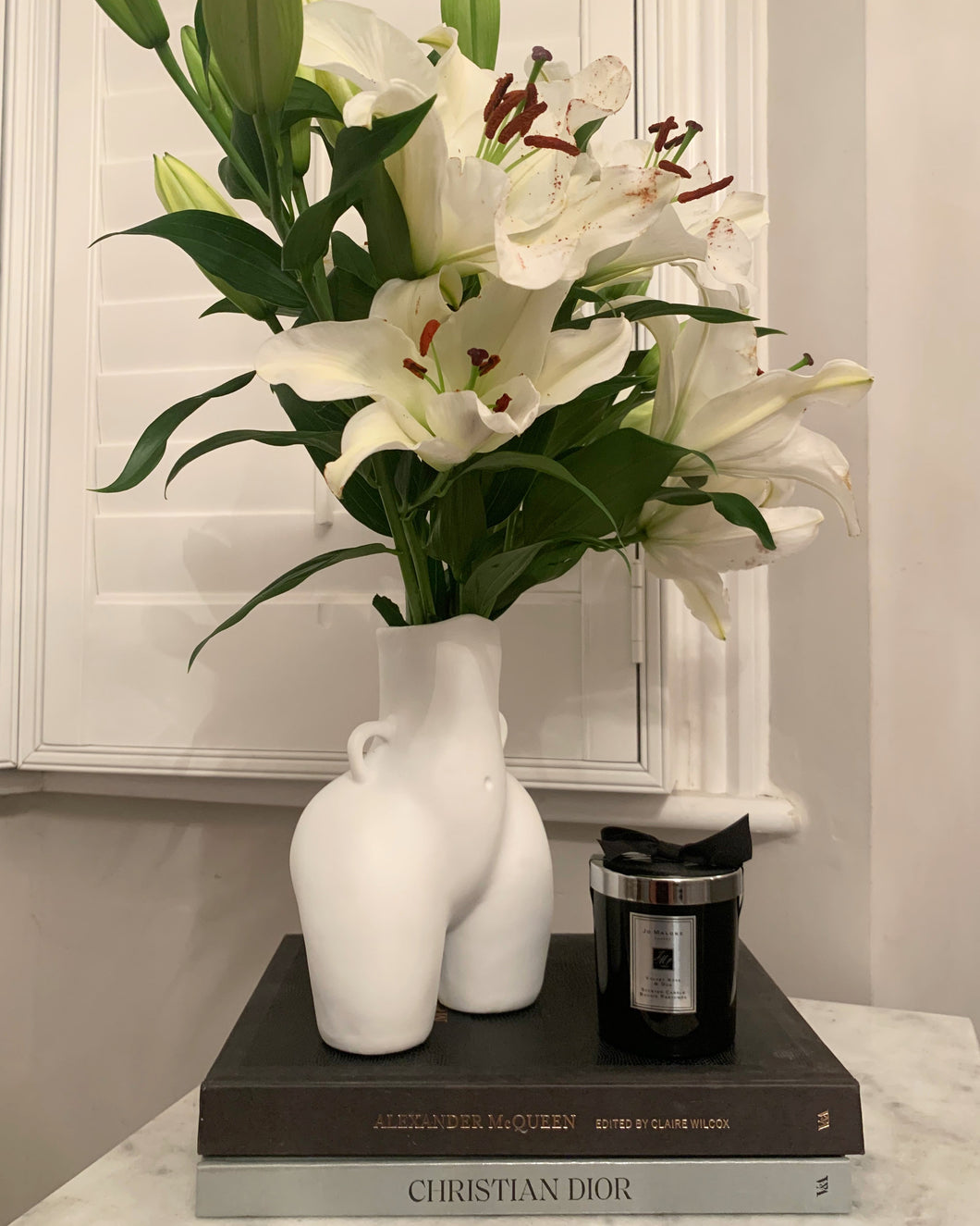 The Booty Vase in White