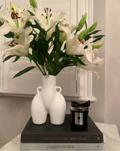Load image into Gallery viewer, The Booty Vase in White
