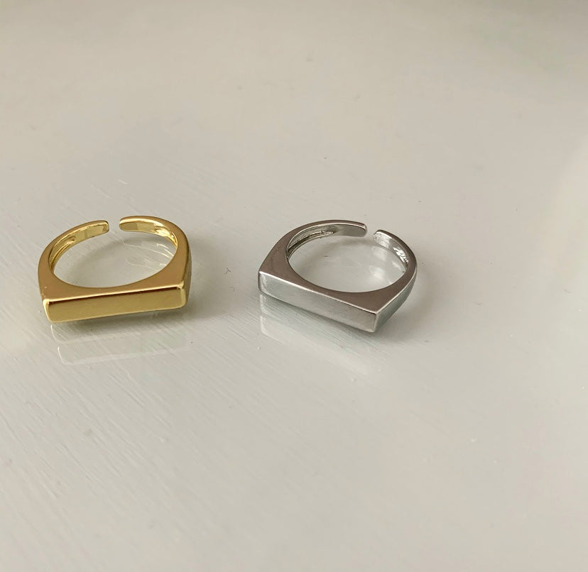 The Rectangle Signet Ring