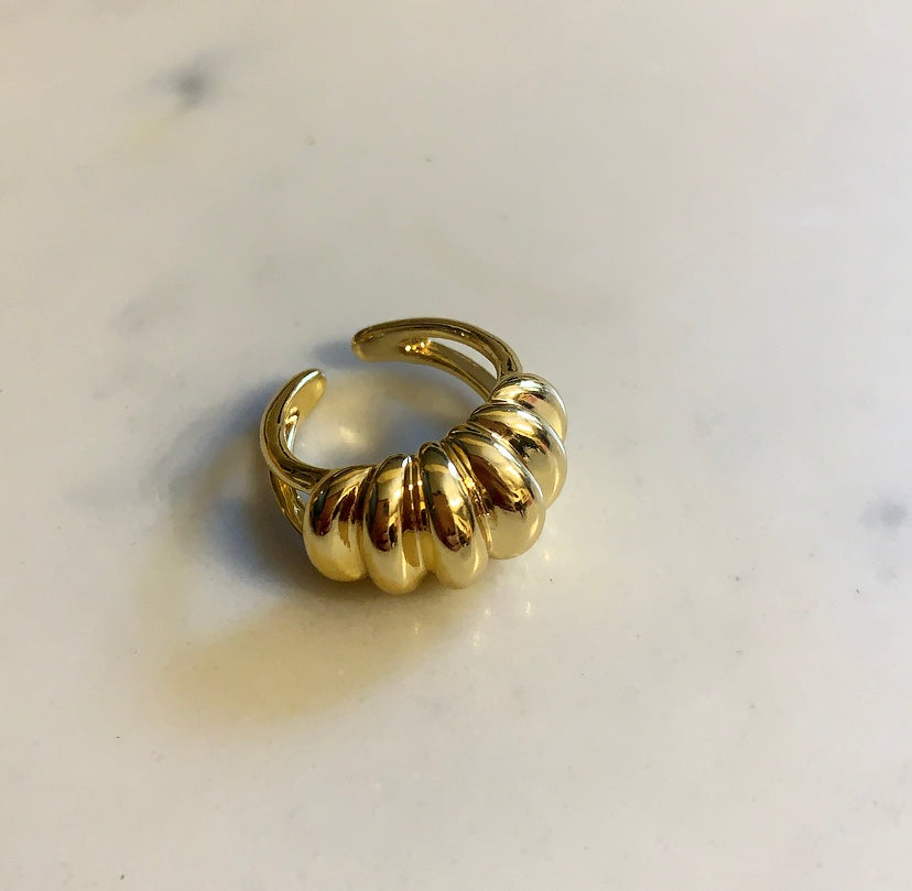 The Croissant Ring - Gold